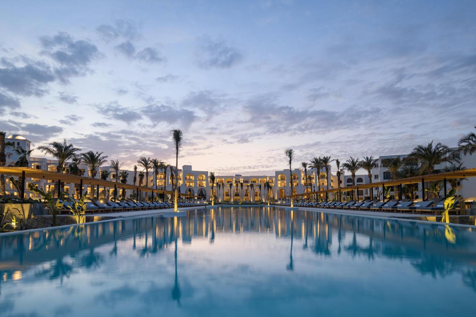Serry Beach Resort 2