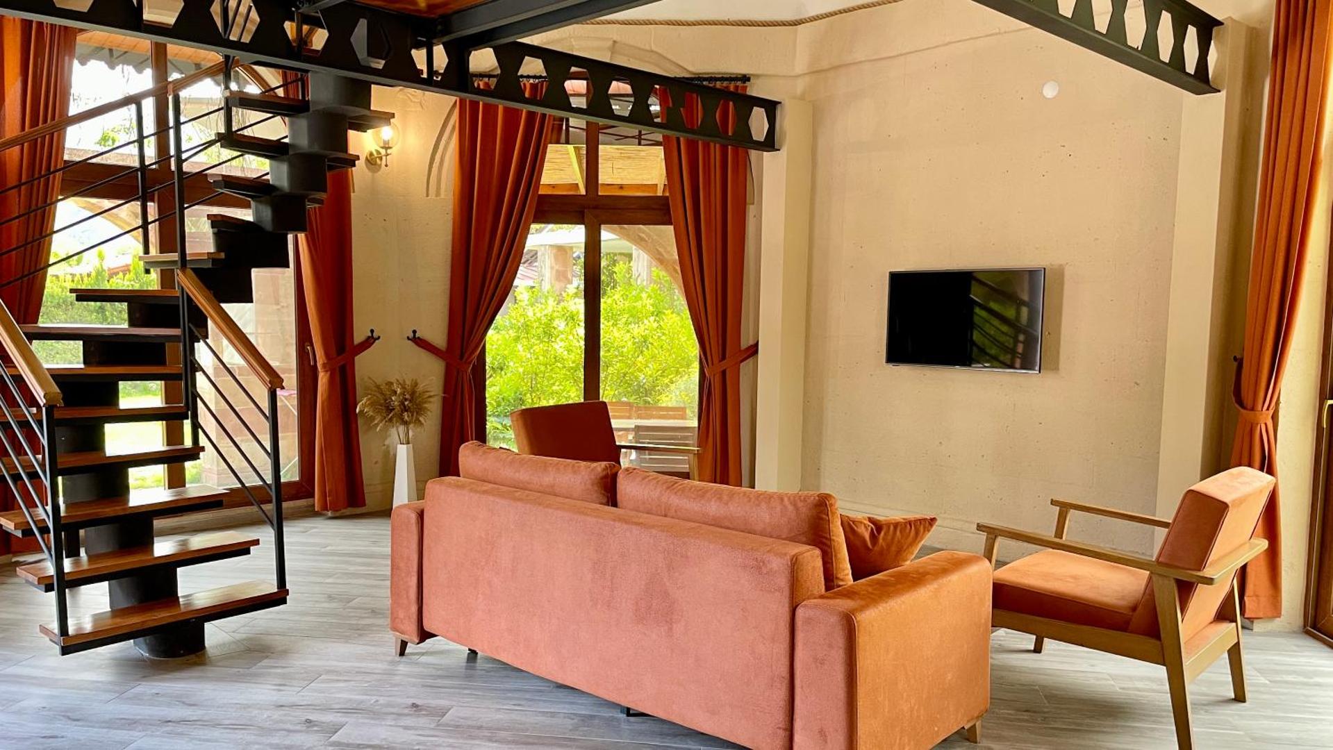 Aida Hotel 7