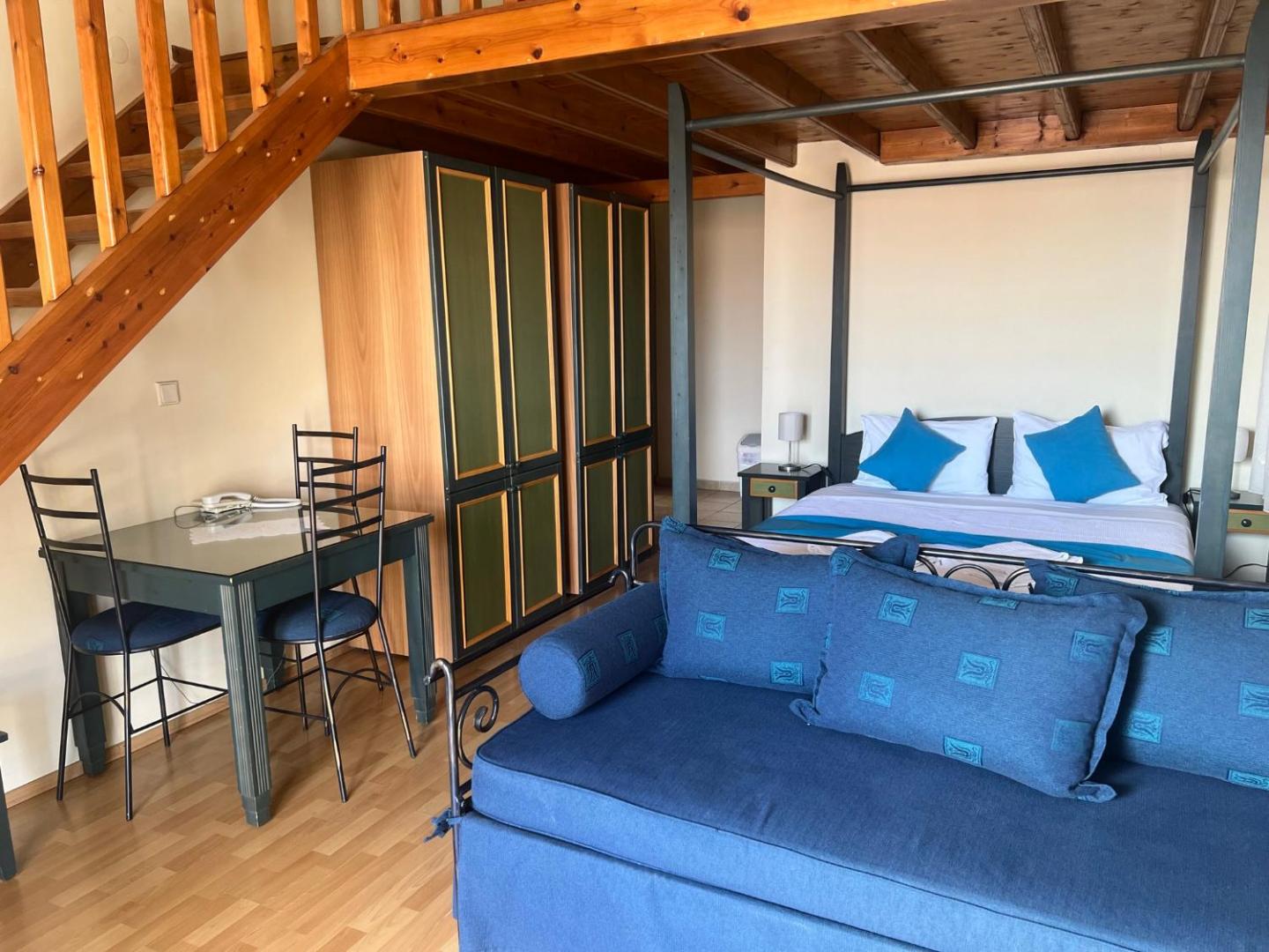 Studio Nikiti Beach 6