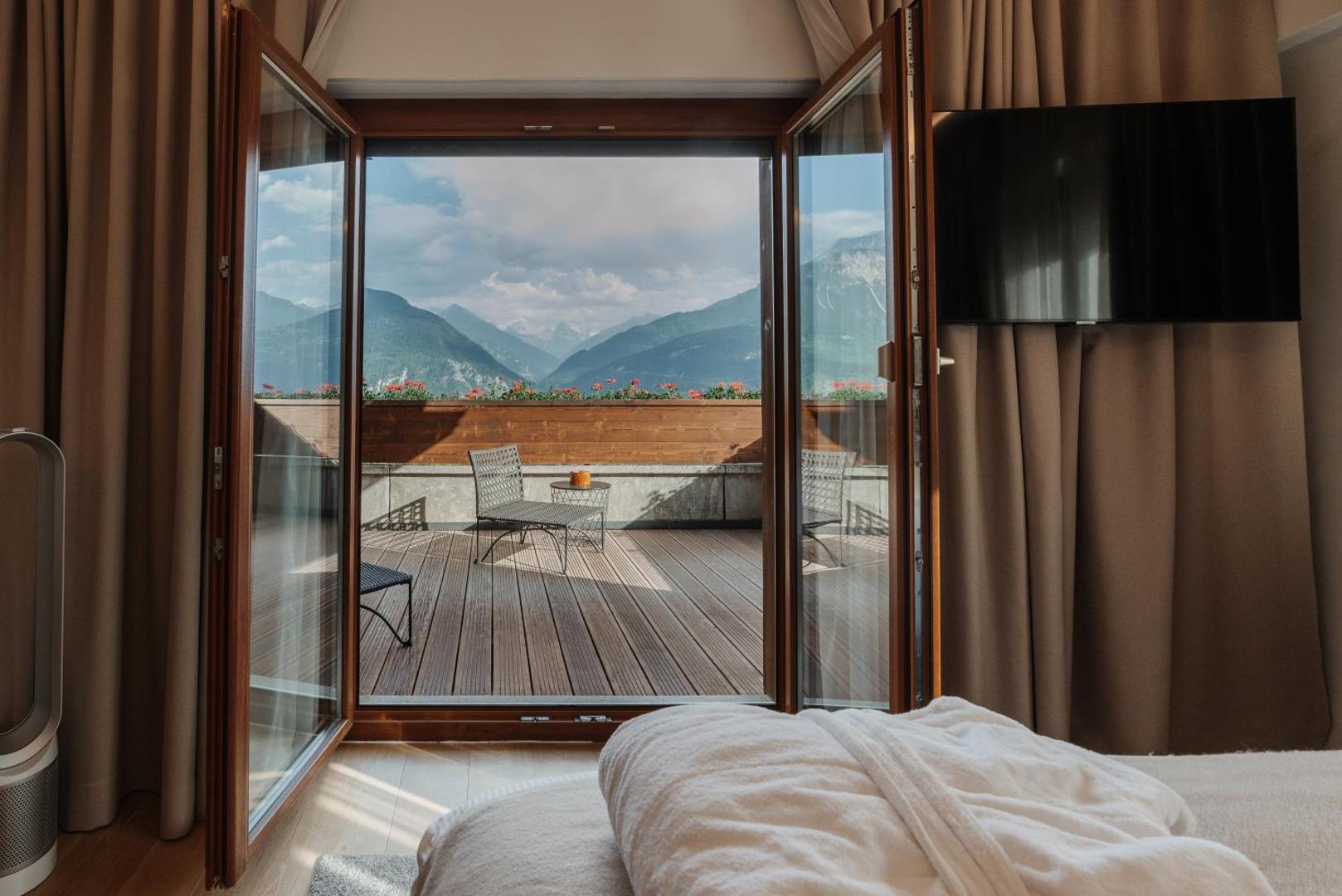Boutique Hotel PANORAMA Crans-Montana 3