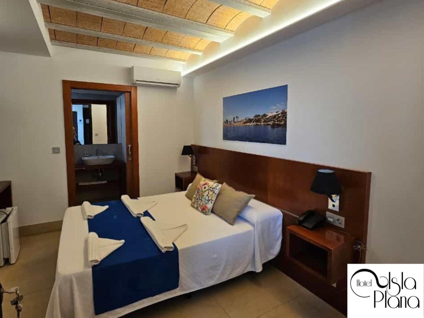 HOTEL ISLA PLANA 8
