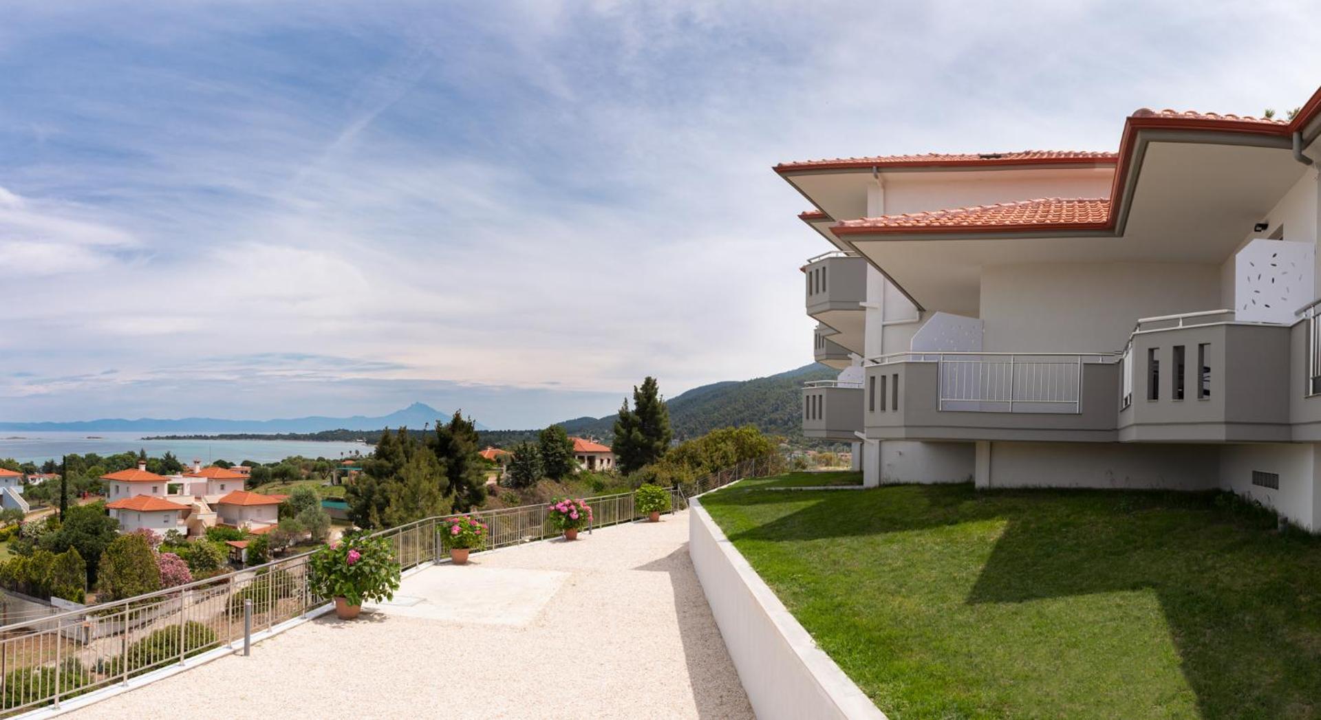 THEA Luxury Apartments 7