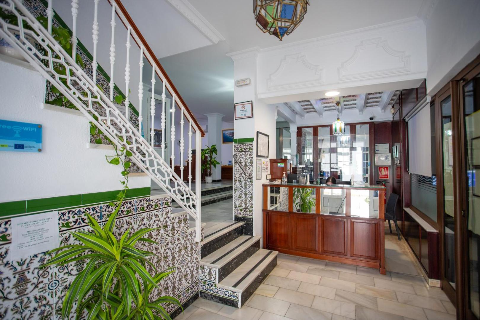 Hotel Oasis 8