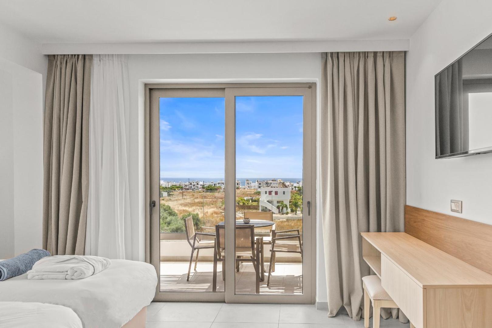 KOUROS STONE SUITES 6