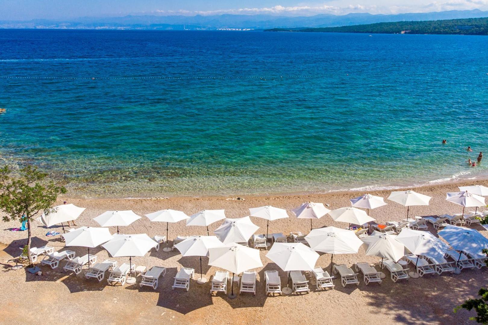 Blue Waves Resort 3