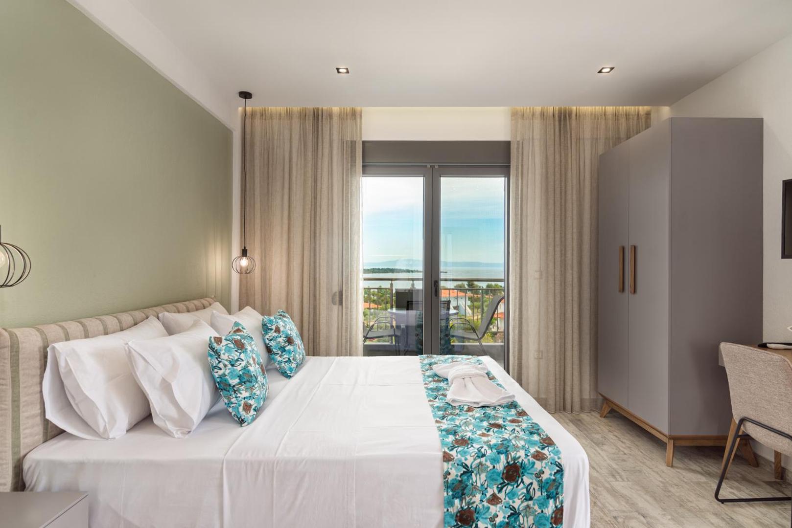 THEA Luxury Apartments 1