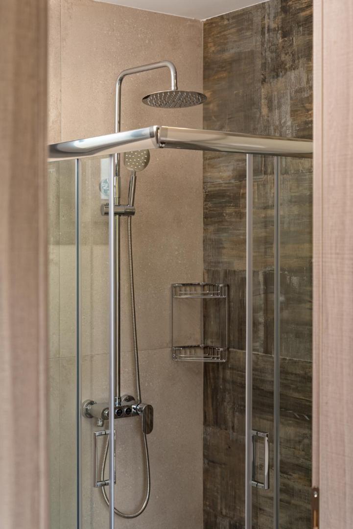 THEA Luxury Apartments 4