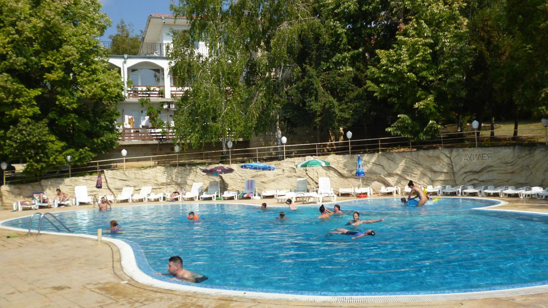Ahilea Hotel - Free Pool Access 4