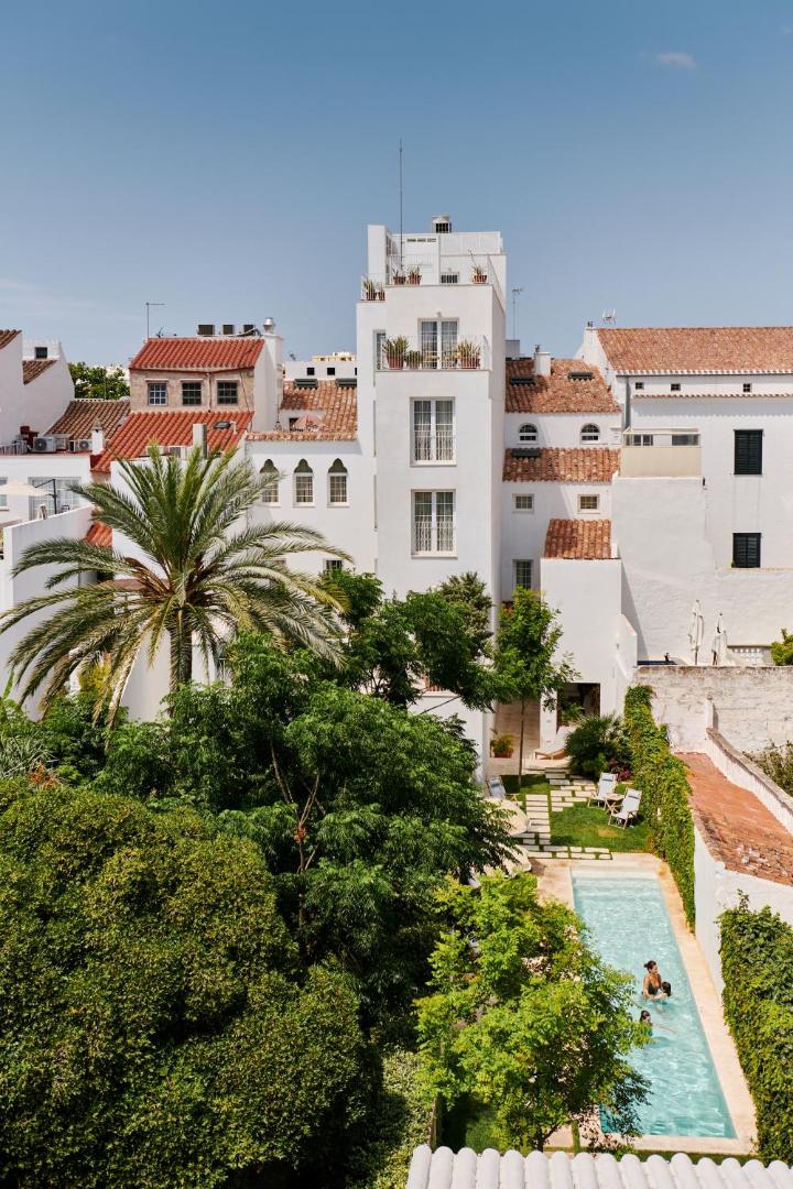 Cristine Bedfor Mahon Boutique Hotel 8