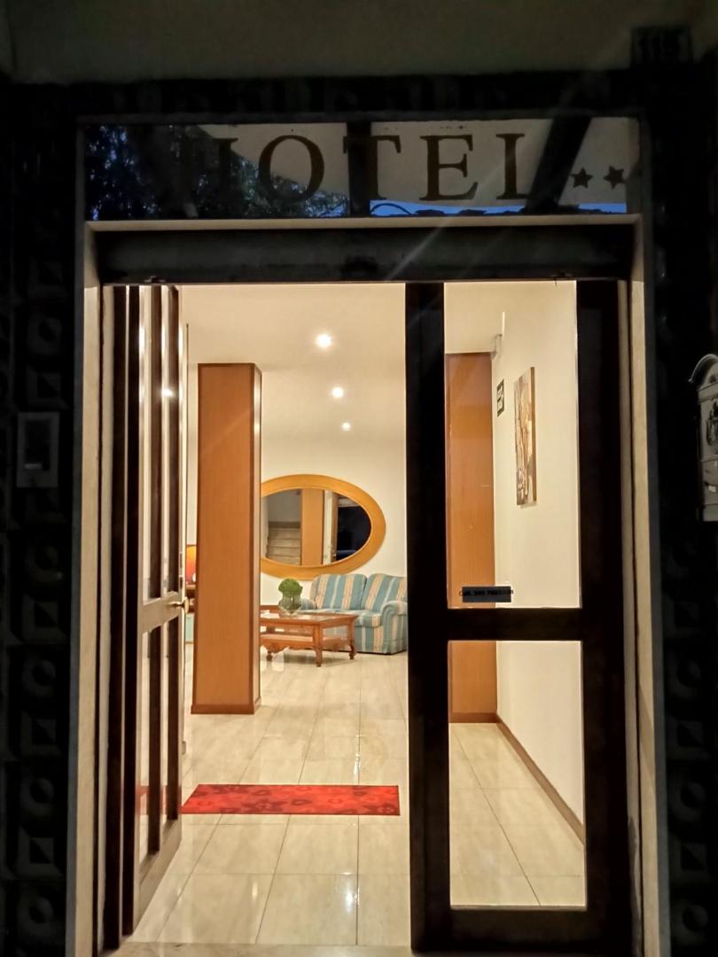 Hotel Mondial 2 1