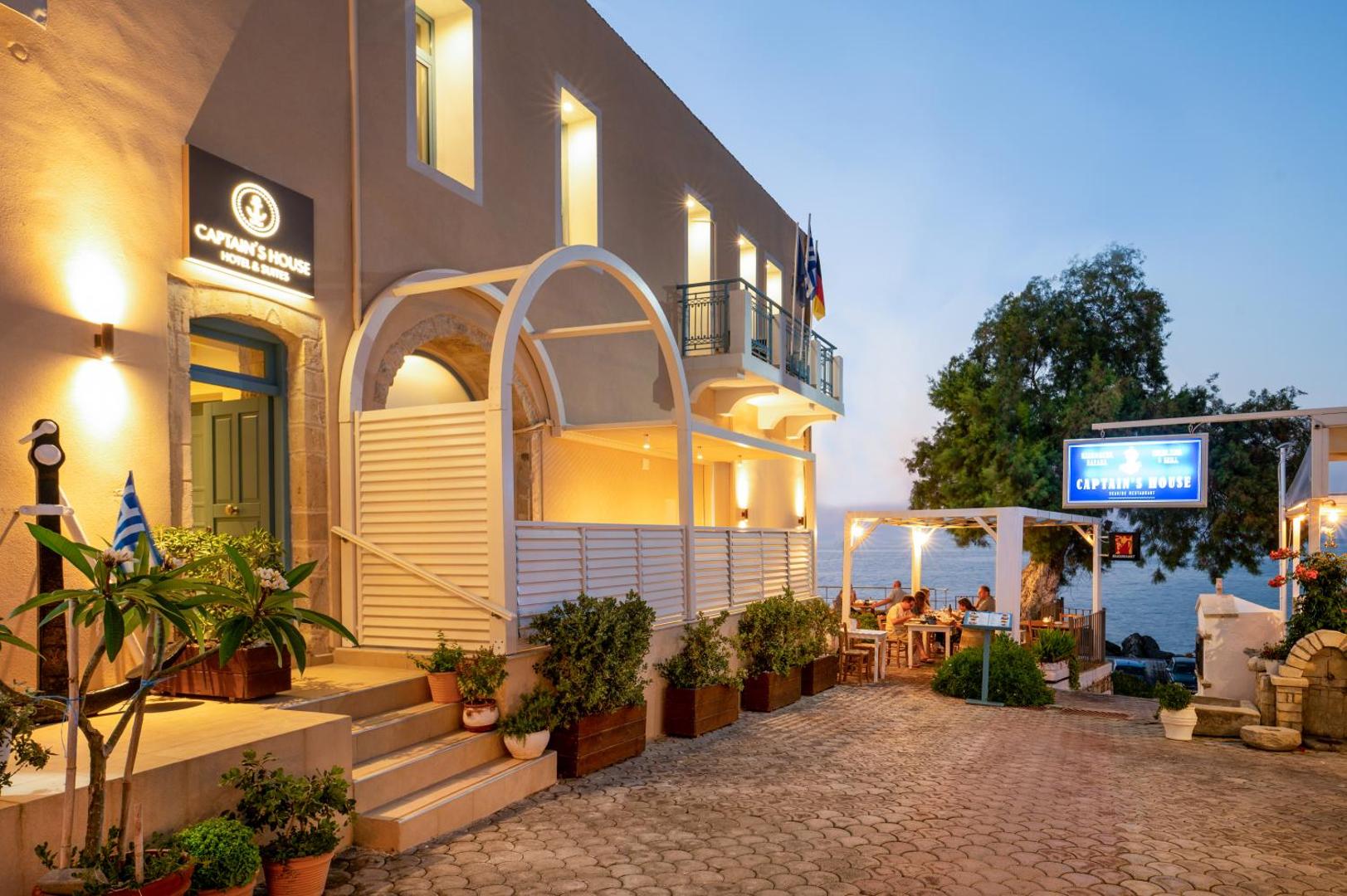 Captain's House Hotel Suites & Apartments 4