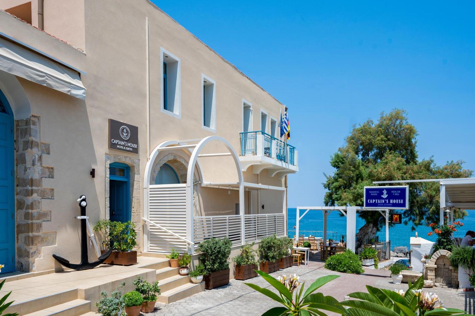 Captain's House Hotel Suites & Apartments 1