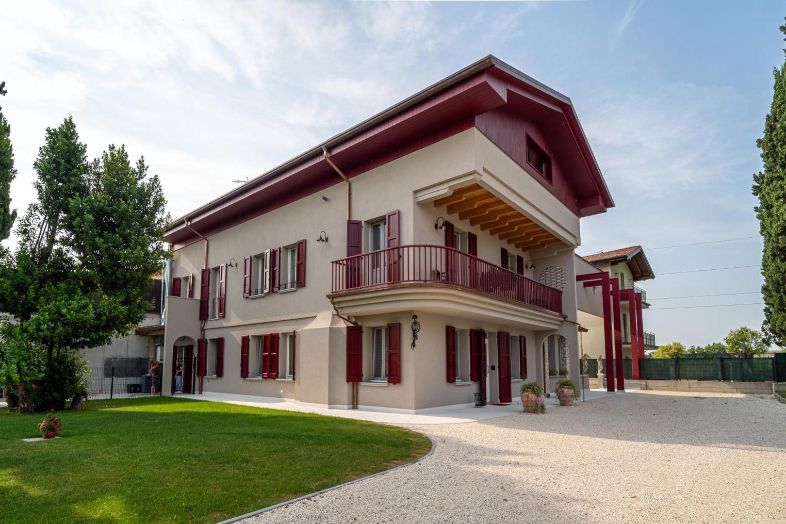Villa Veronesi 8