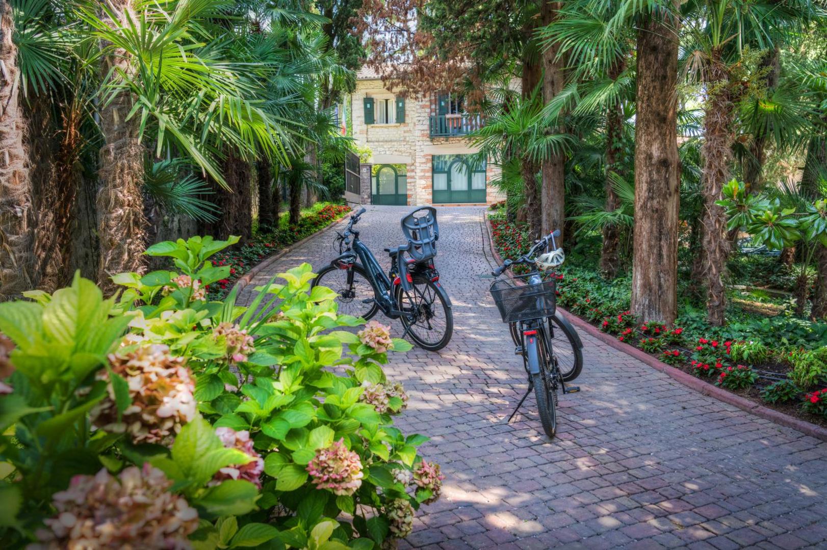 Hotel Villa Capri 6