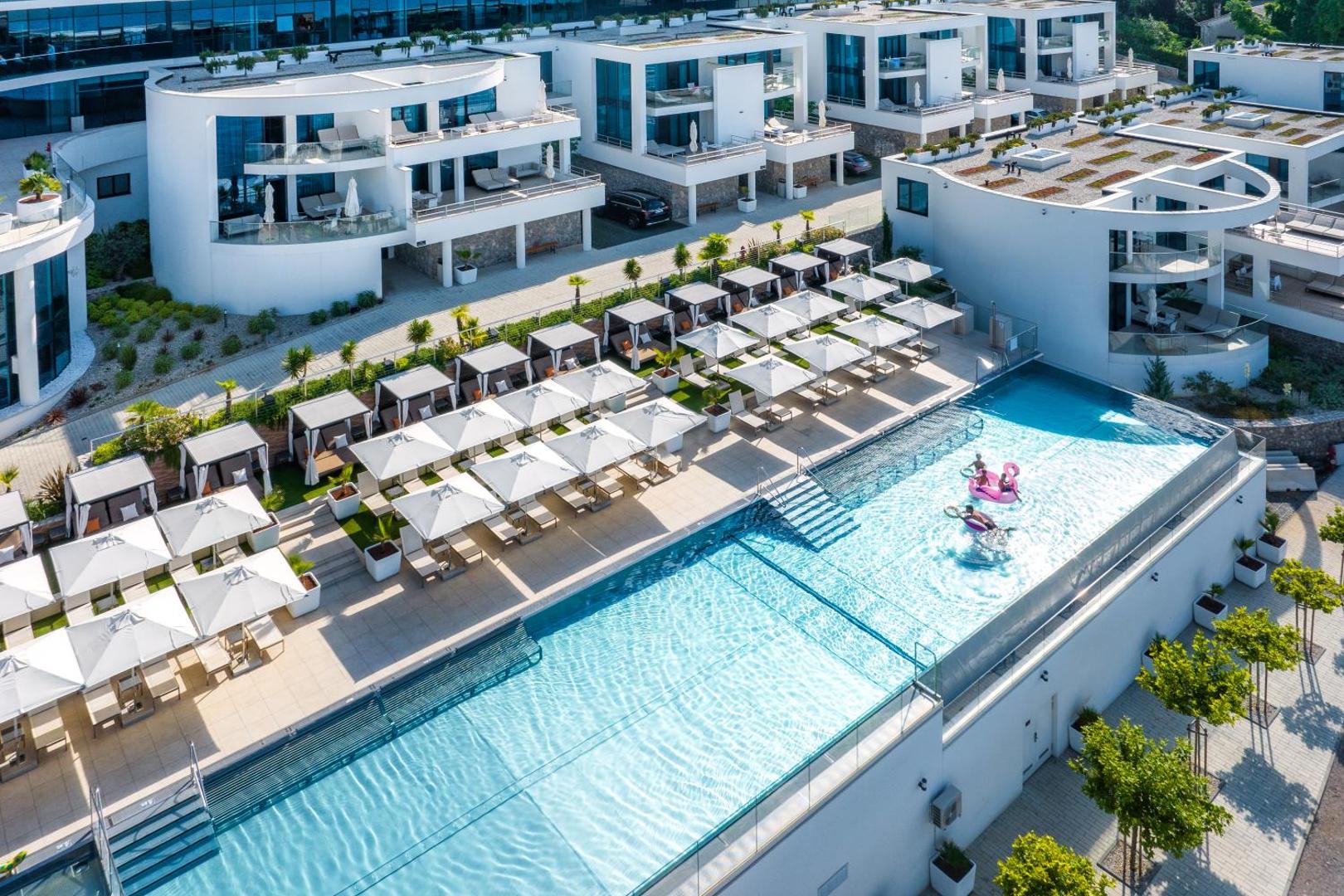 Hilton Rijeka Costabella Beach Resort And Spa 8