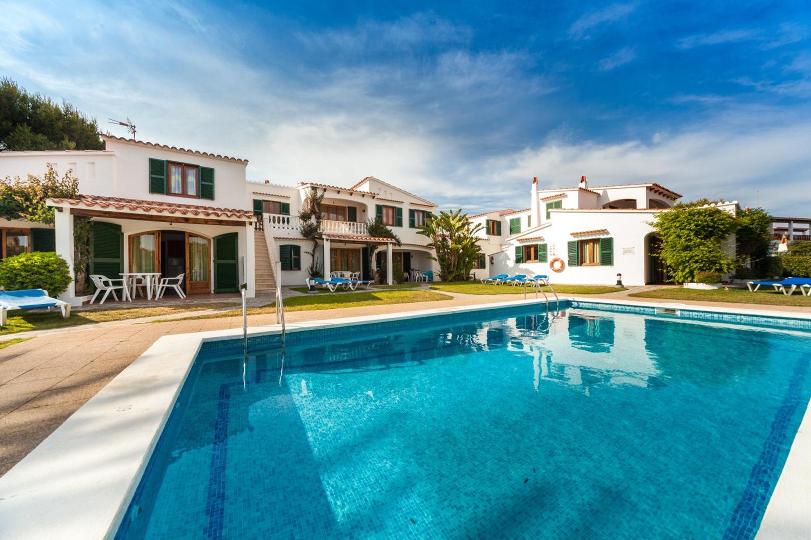 Apartamentos Arenal Playa Menorca 1