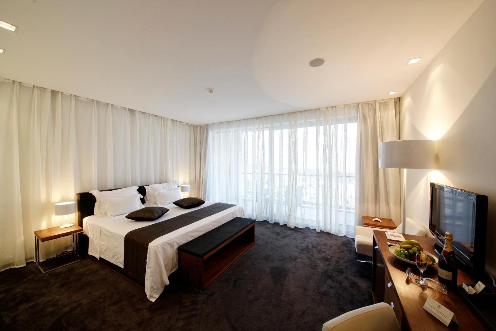 Lighthouse Golf & Spa Hotel - Mineral Pools, All Inclusive & Beach Access 3