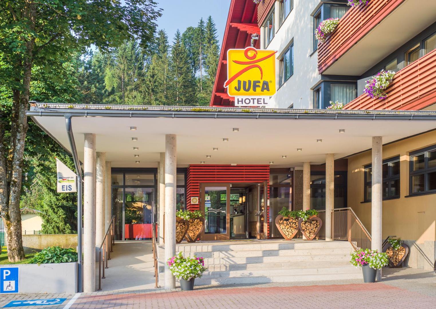 JUFA Hotel Altenmarkt-Zauchensee 1