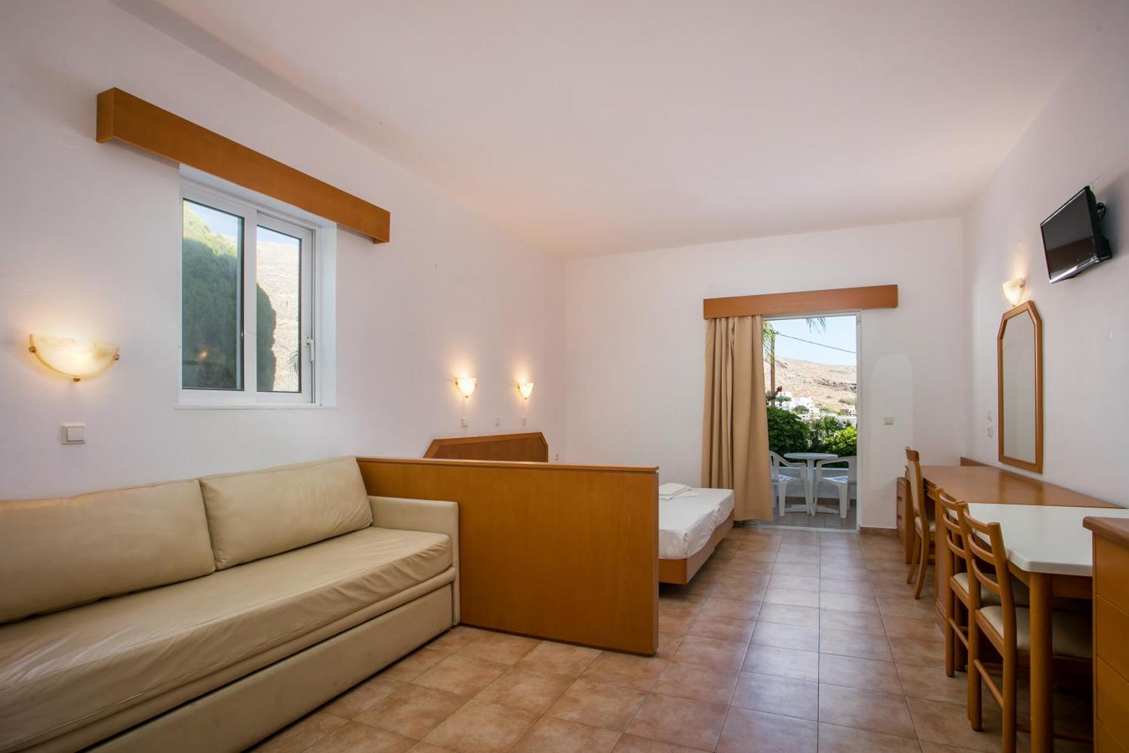 Lambis Studios & Apartments 7