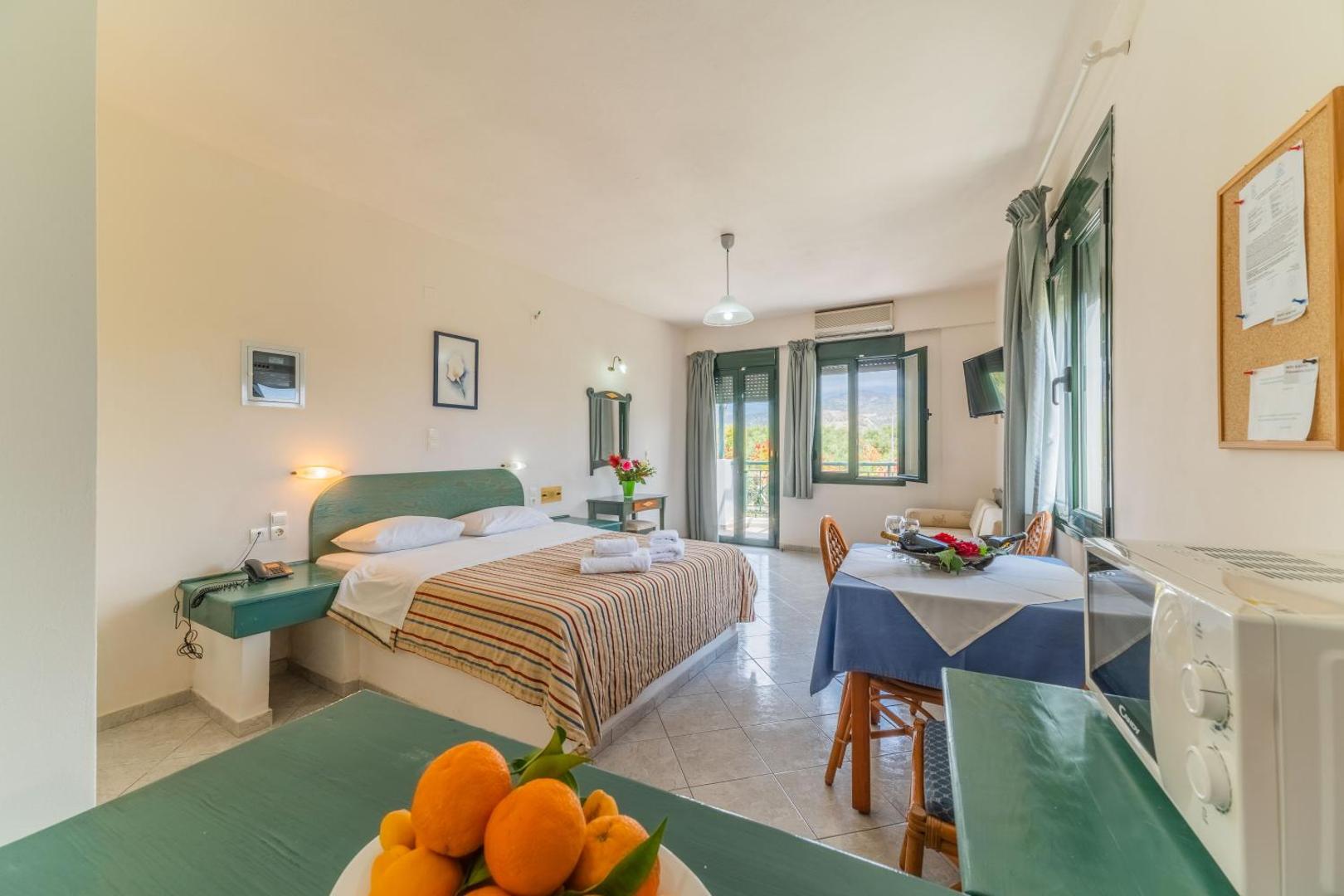 Kastro Studios Apartments 3