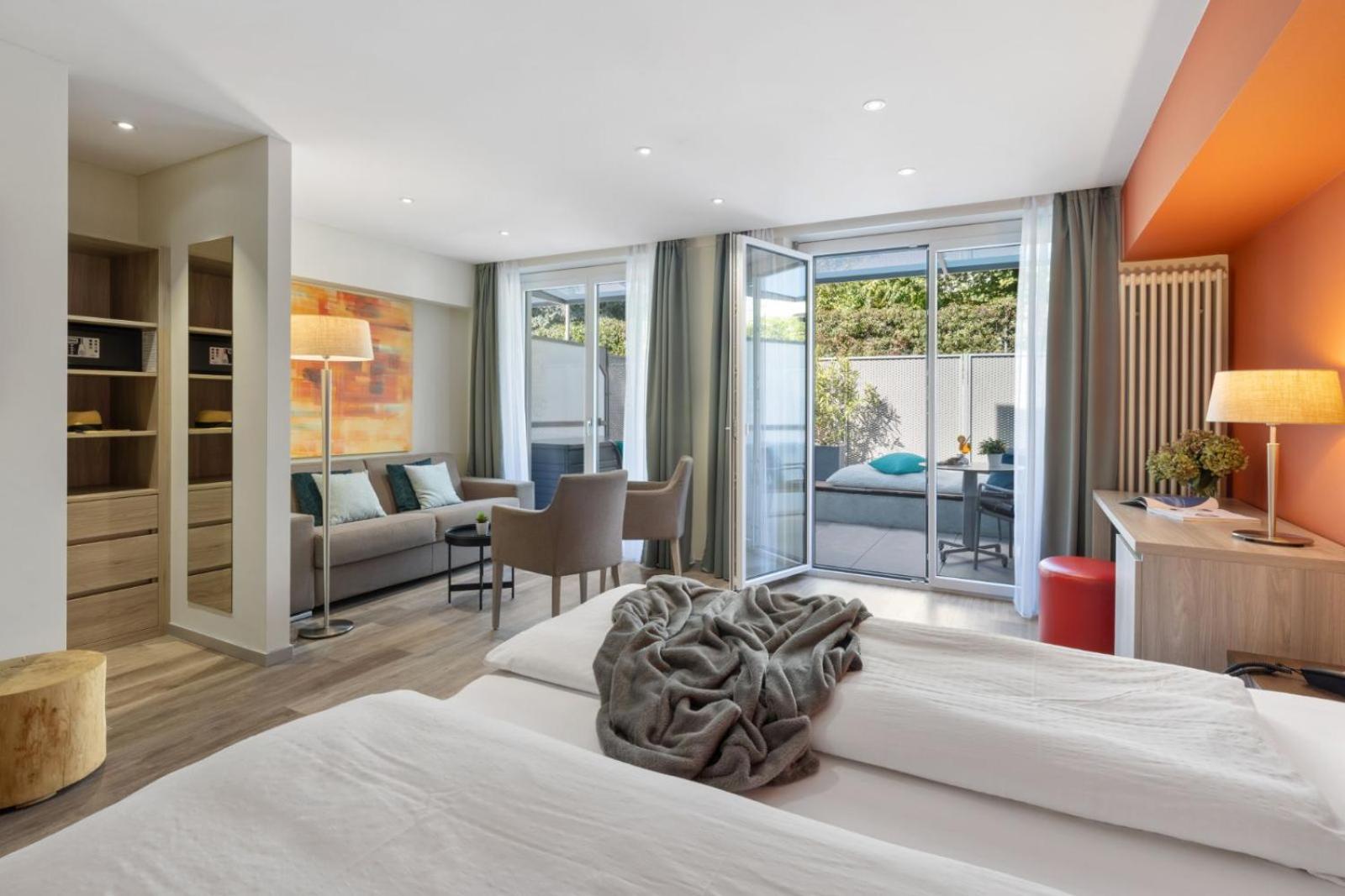 Ascona Lodge, Pool & Garden Retreat 3