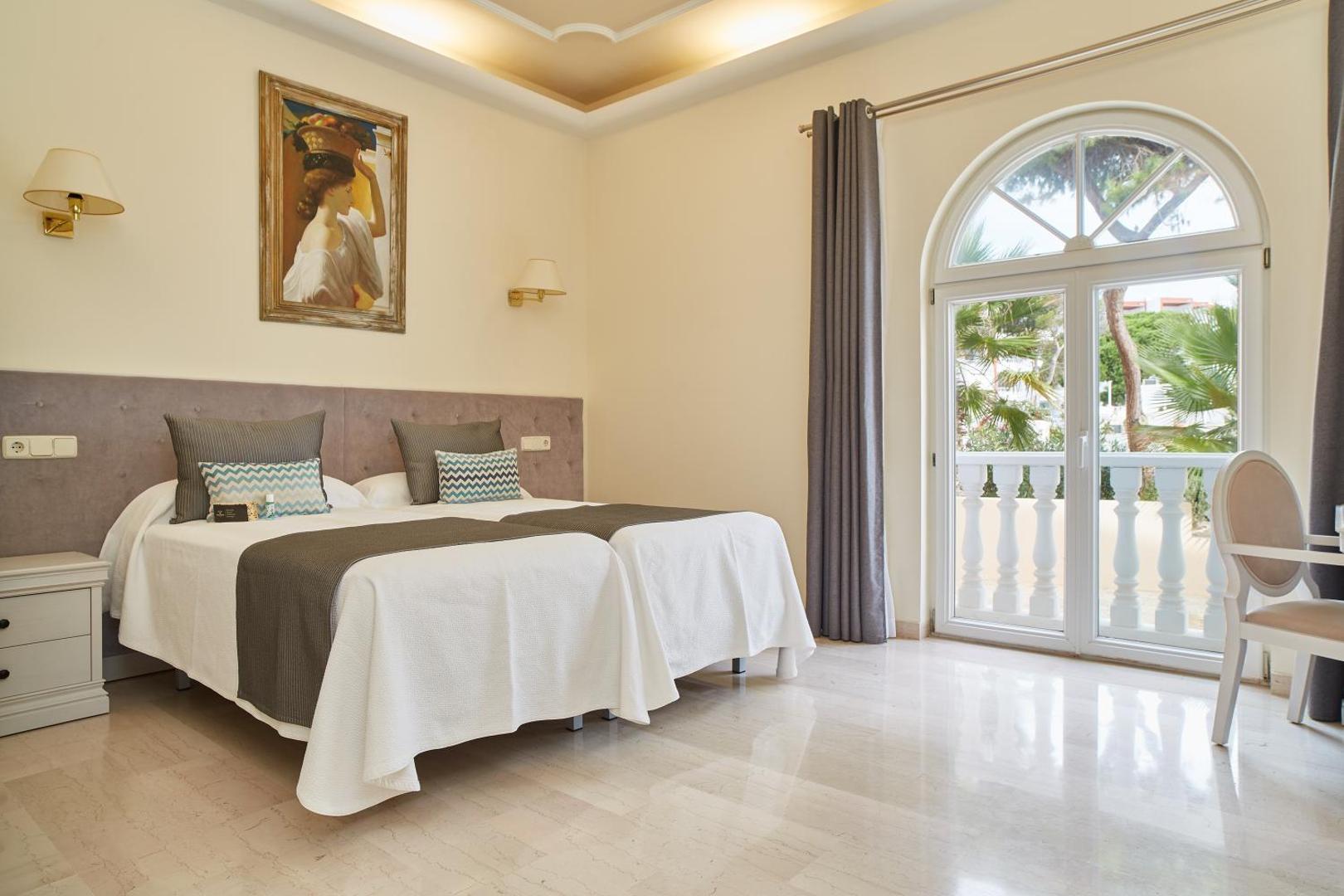 Grand Hotel Palladium Santa Eulalia del Rio 8