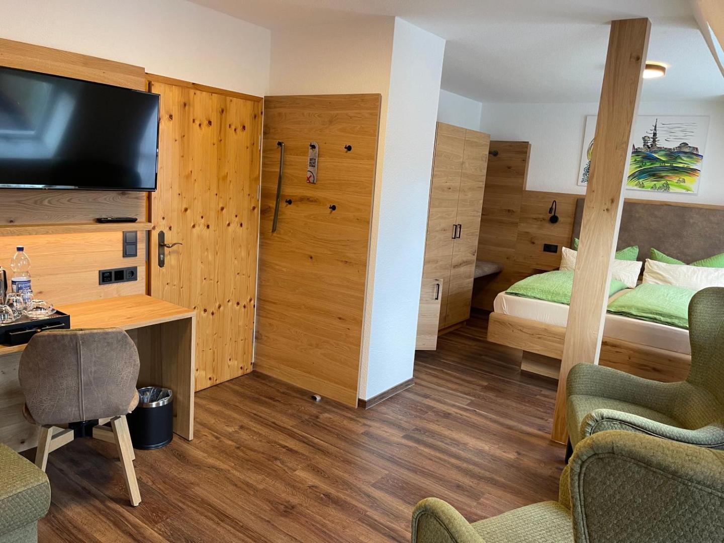 Hotel und Berggasthof Zum Sonnenhof 6
