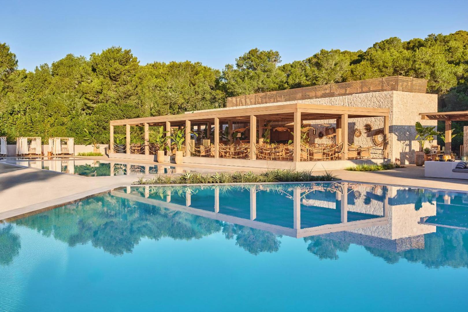 Ikos Porto Petro, Portopetro 8