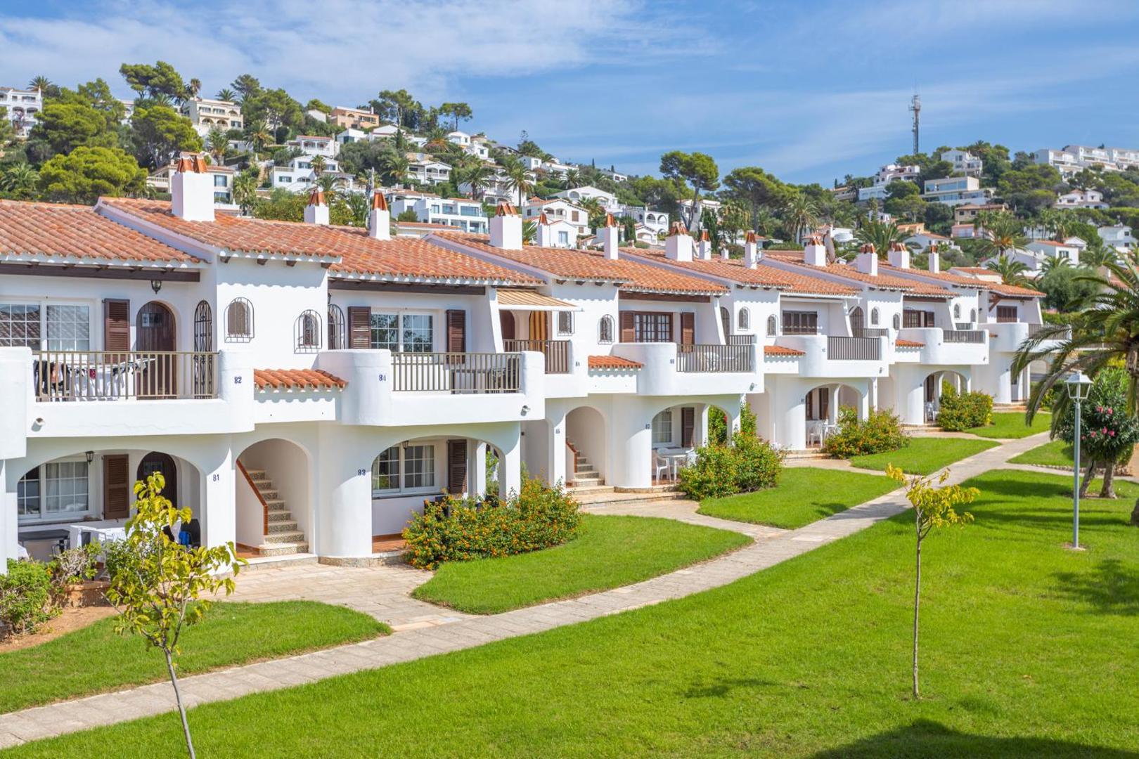 Apartamentos Son Bou Gardens By MENORCARENTALS 2