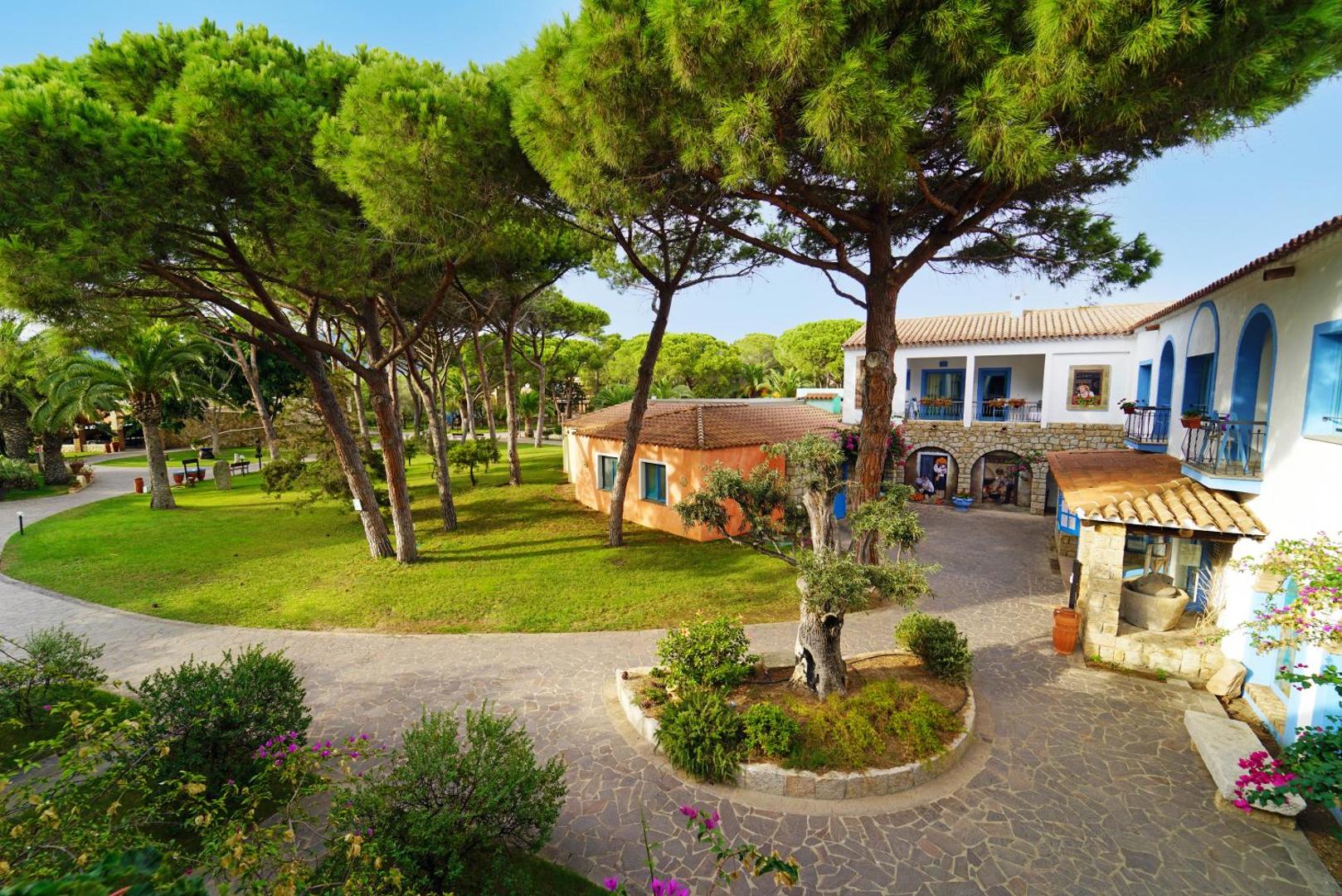 Colostrai Hotel Club 8