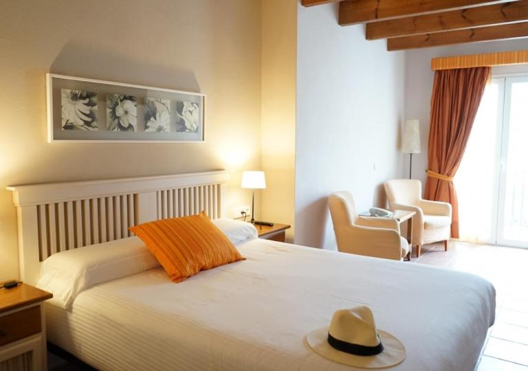 Hotel Es Mercadal 3