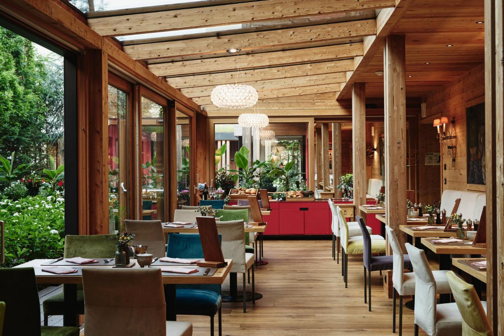Small Luxury Hotel of the World - DasPosthotel 6