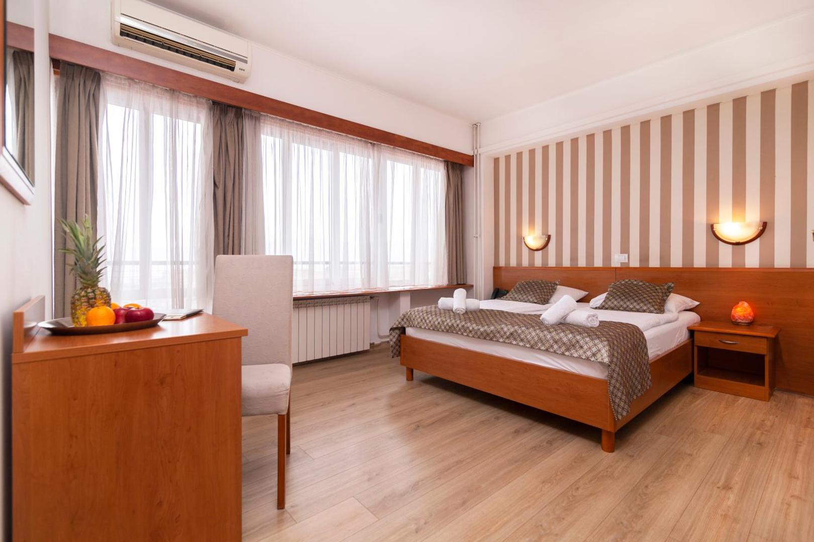Hotel Neboder 7