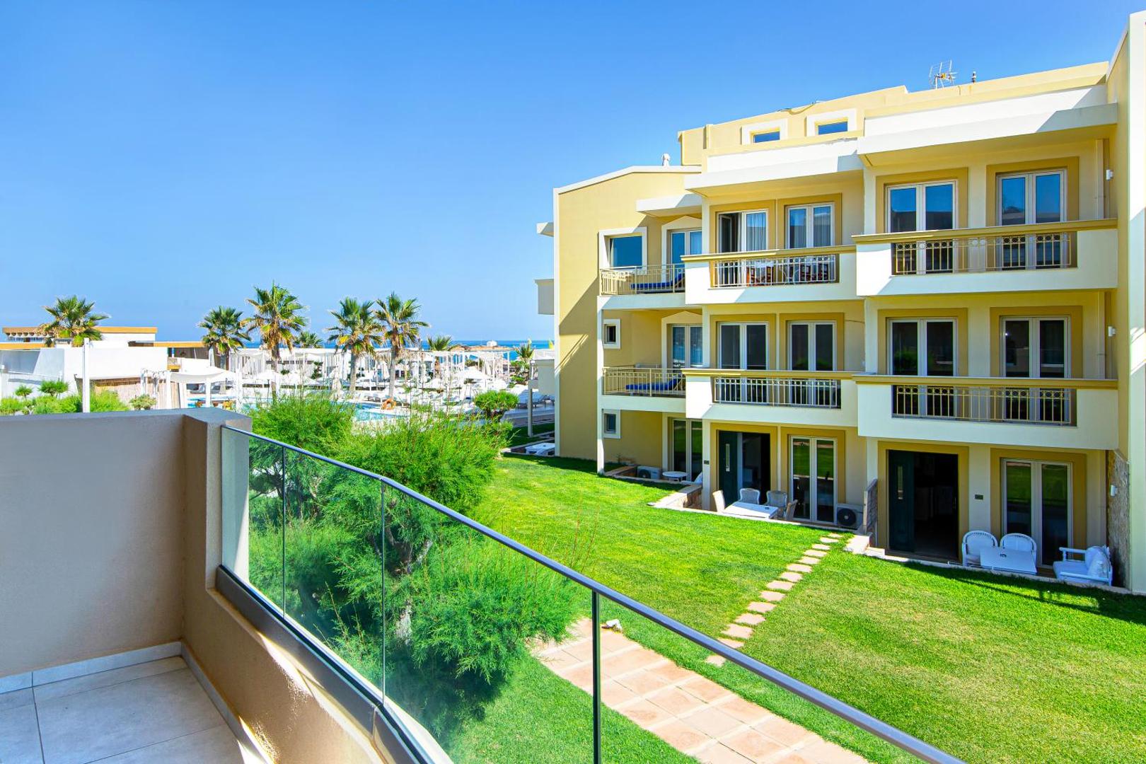 Theo Star Beach Hotel 8