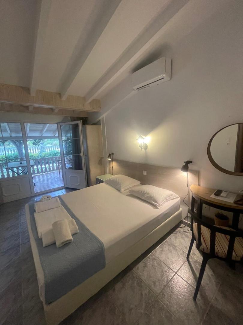 Diaporos Hotel 3