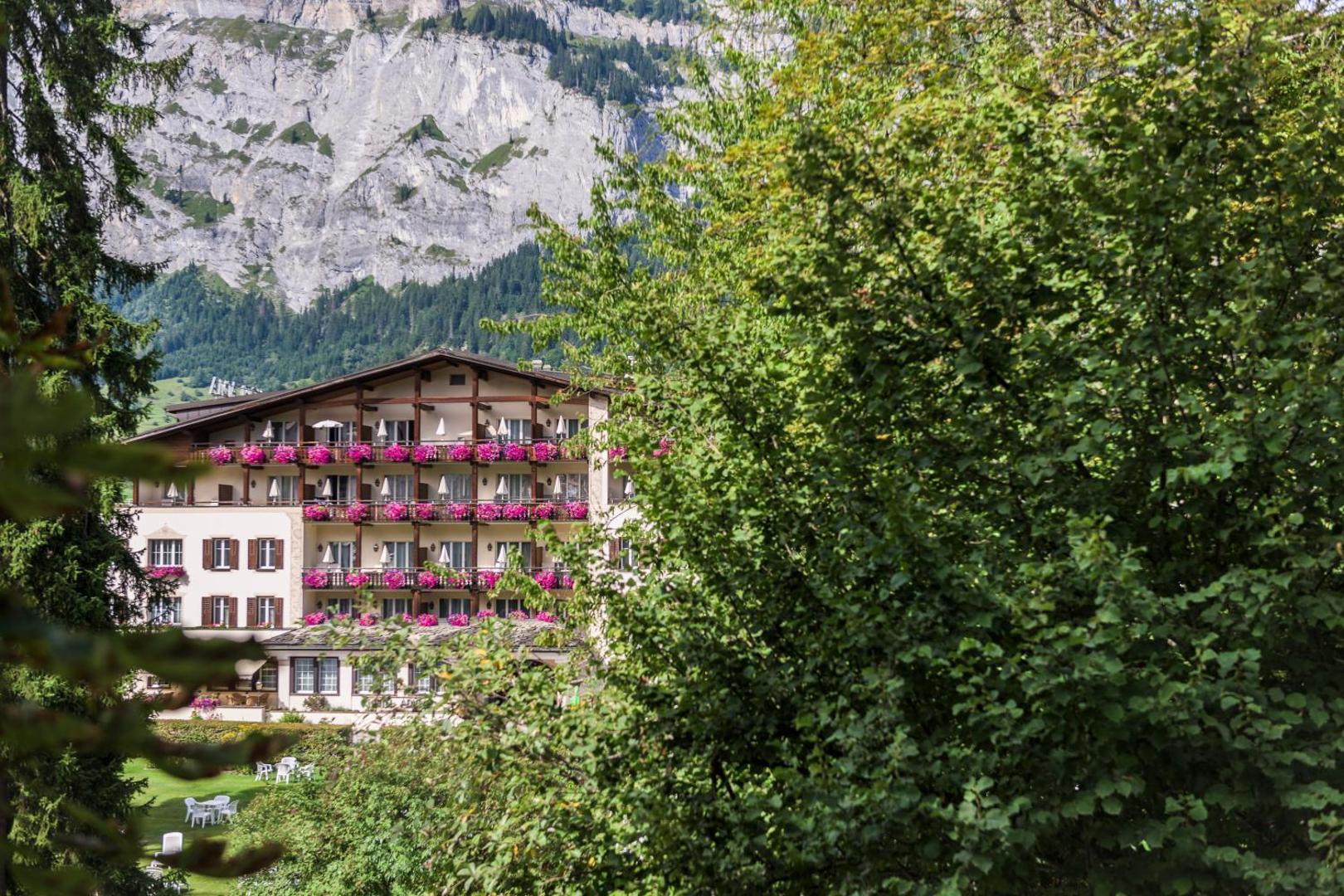 Hotel Adula 2