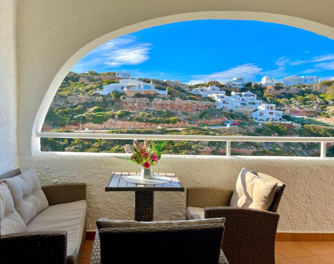 Beachfront Apartment in Cala Morell 7