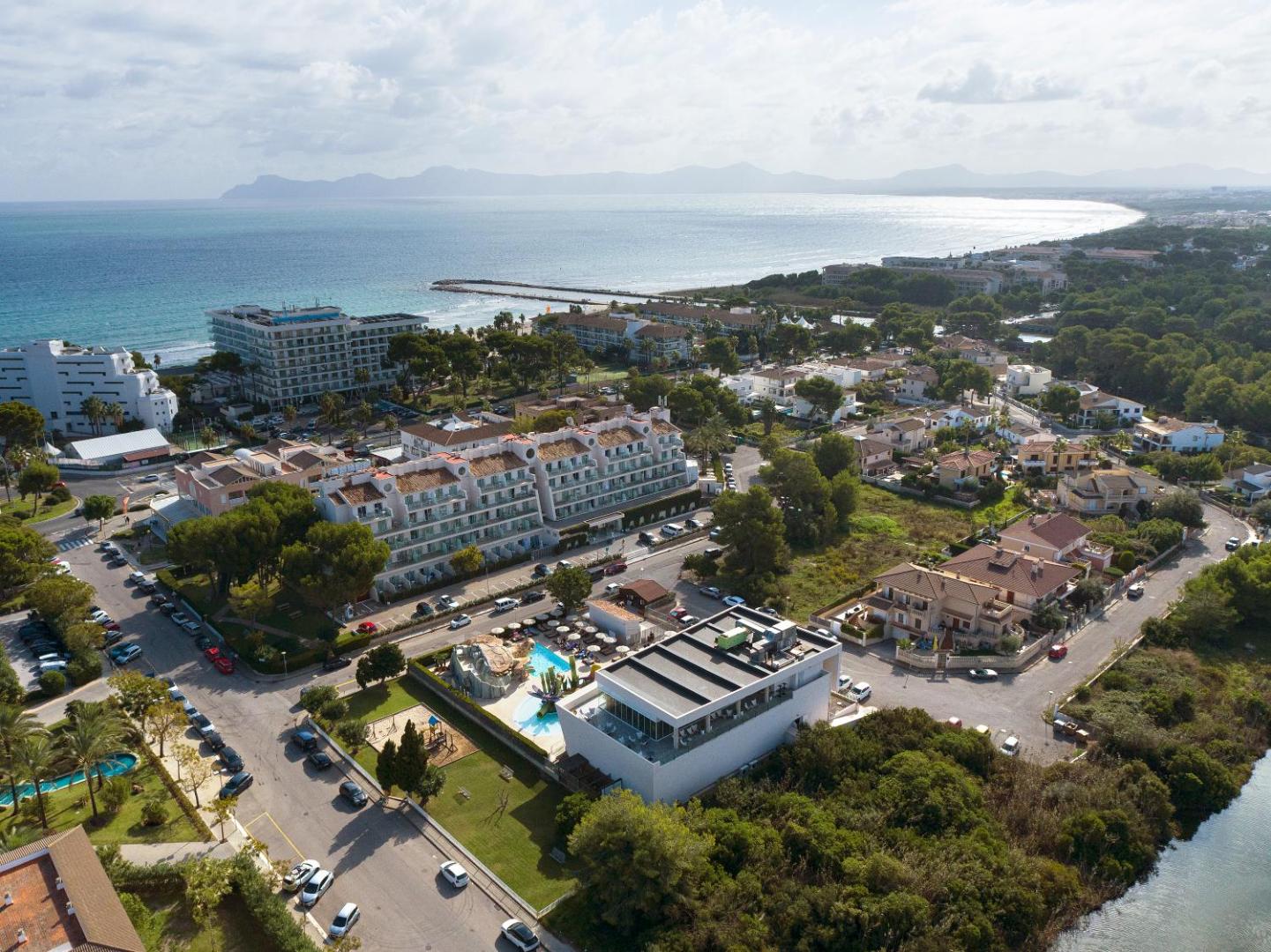 Mar Hotels Playa de Muro Suites 8