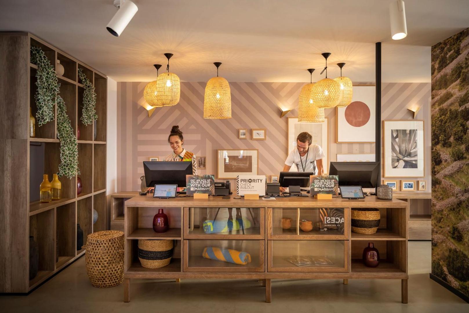 PLACES Hvar Hotel by Valamar 7