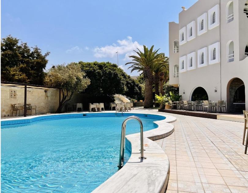 Karteros Hotel 2