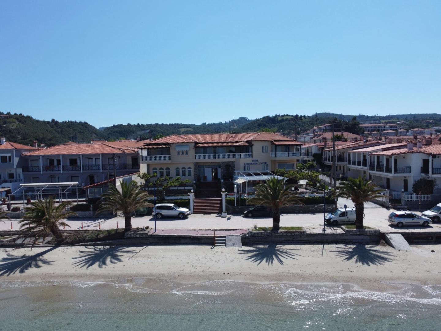Polychrono Beach Hotel 2