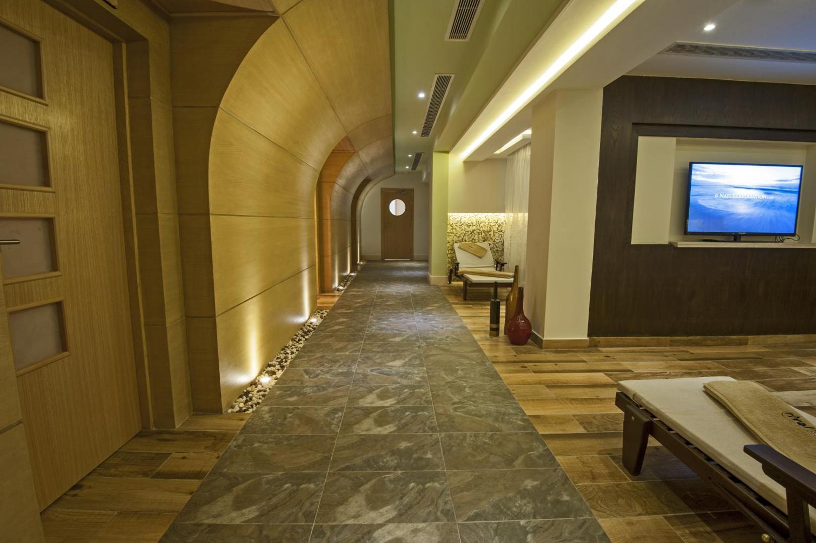 Rivoli Suites 7