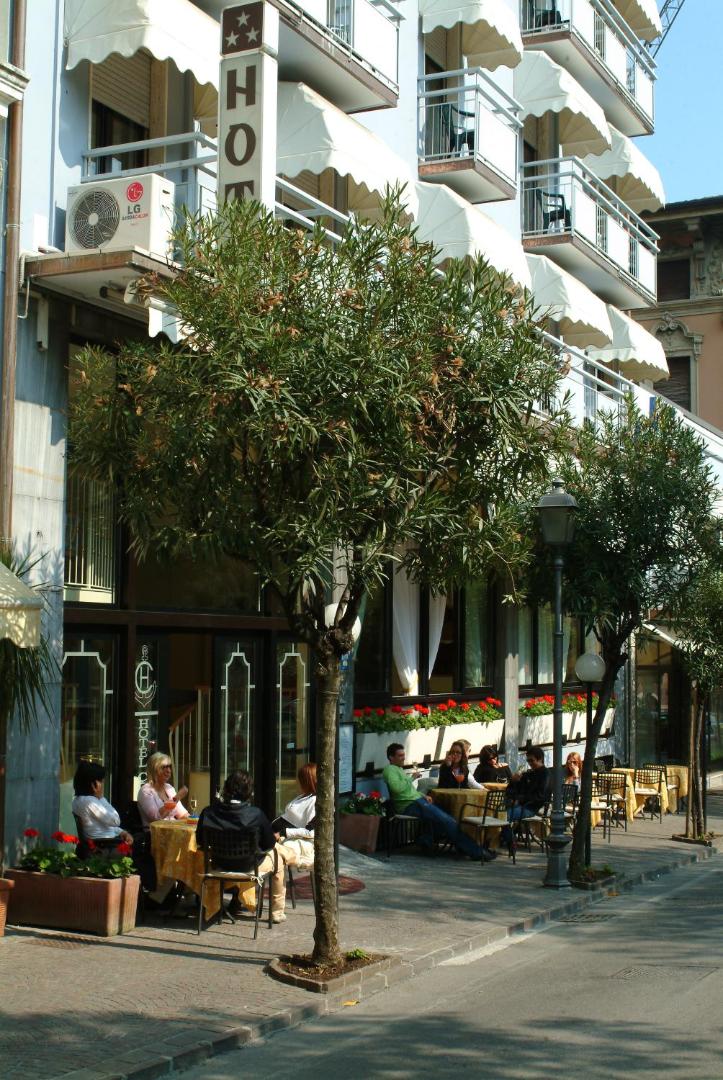 Hotel Commercio 8