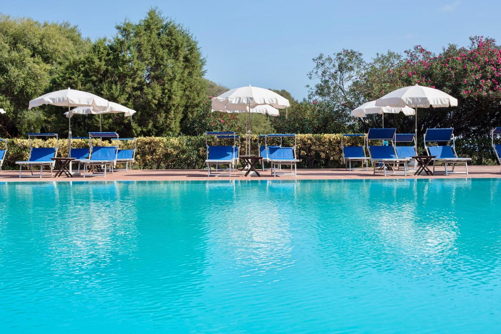 Ecovillage with swimming-pool surrounded by greenery, apartments with air conditioning and outdoor private area 4