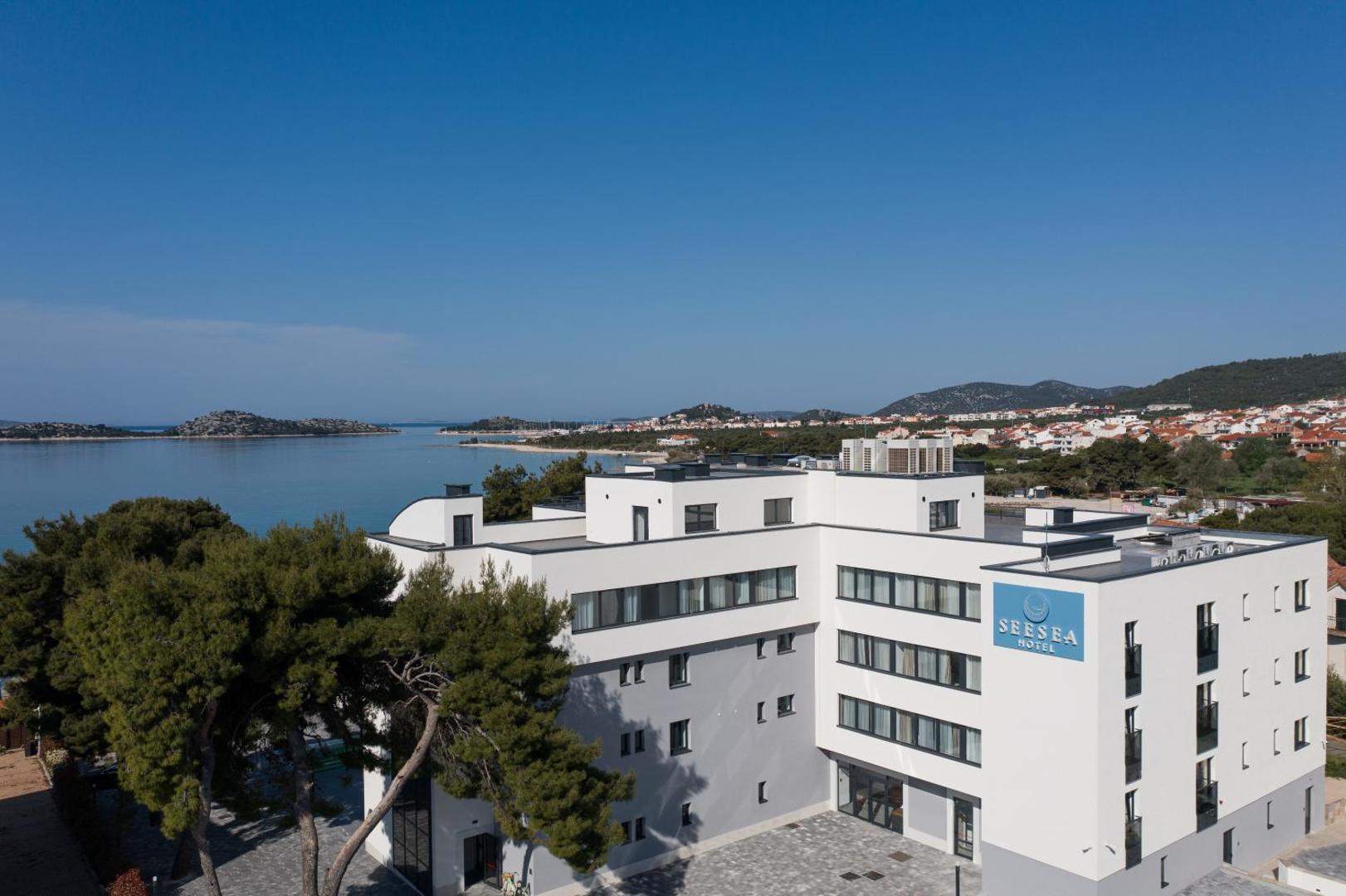 SeeSea Hotel 8