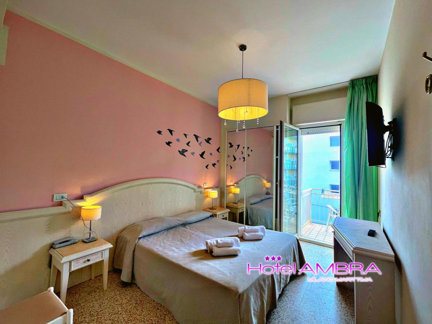 HOTEL AMBRA - Fronte Mare - Vicinissimi al Centro 4
