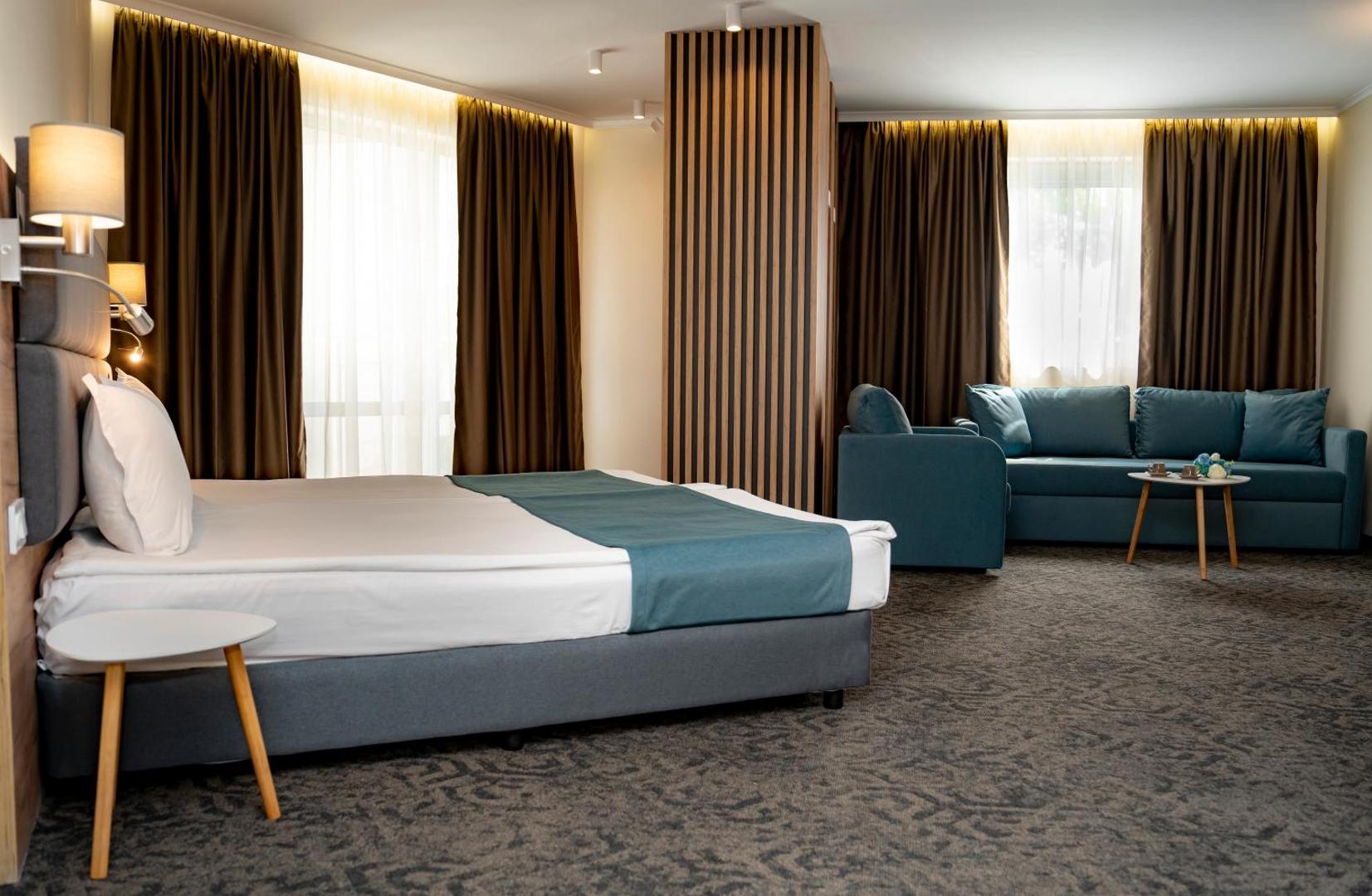 Aqua Hotel 3