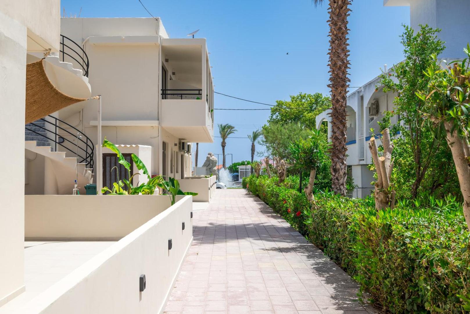 Atma Beach Rooms & Suites 8