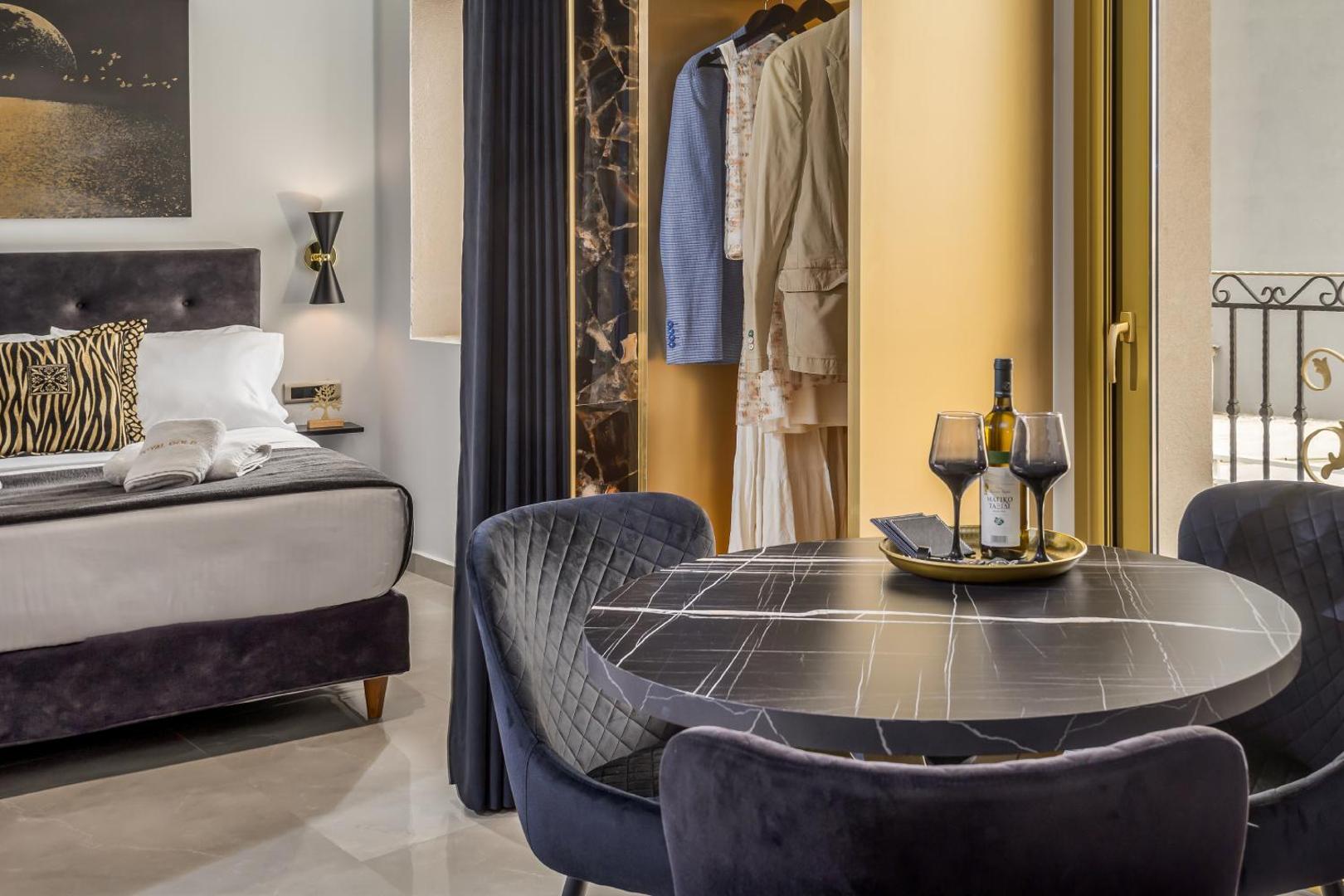 Royal Gold City Suites by Omilos Hotels 8