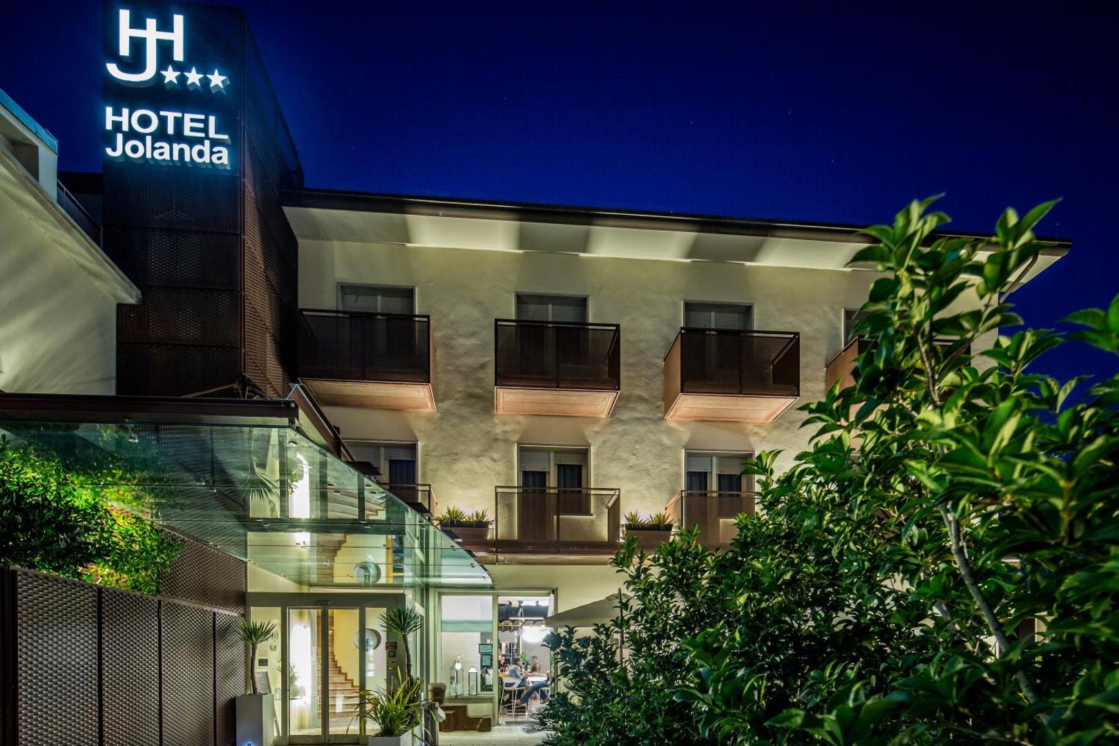JO Hotel 8